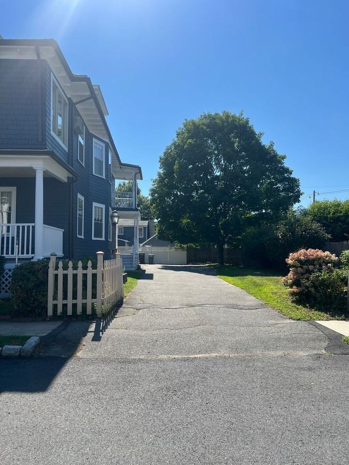 7 Lamoille Ave - Photo 2 of 17