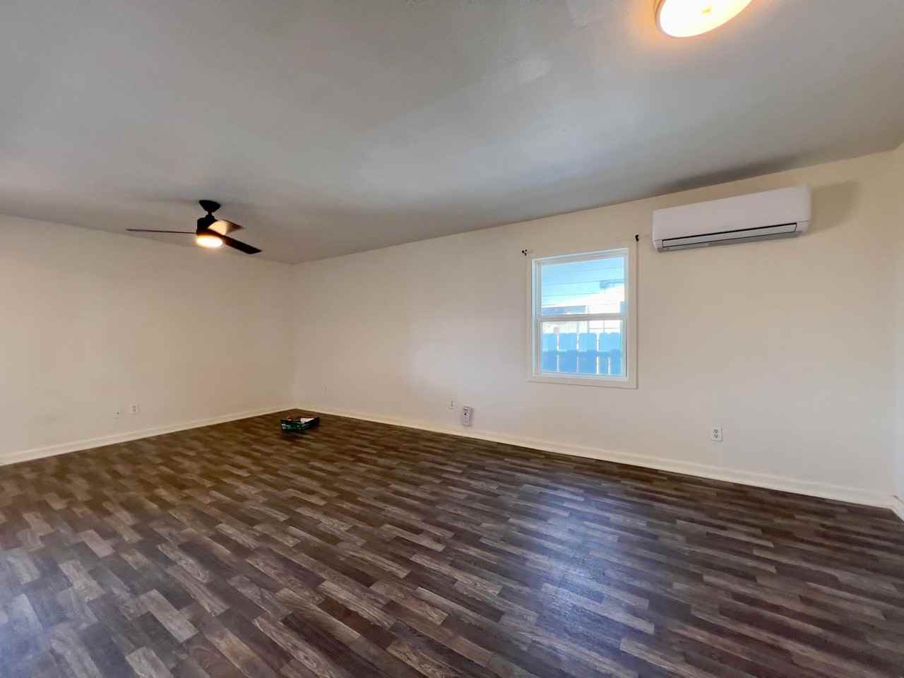 1717 Grant St - Photo 5 of 14