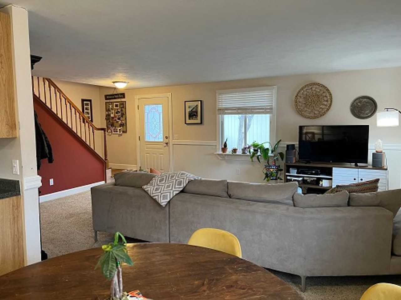 3406 Avon Ct - Photo 3 of 10