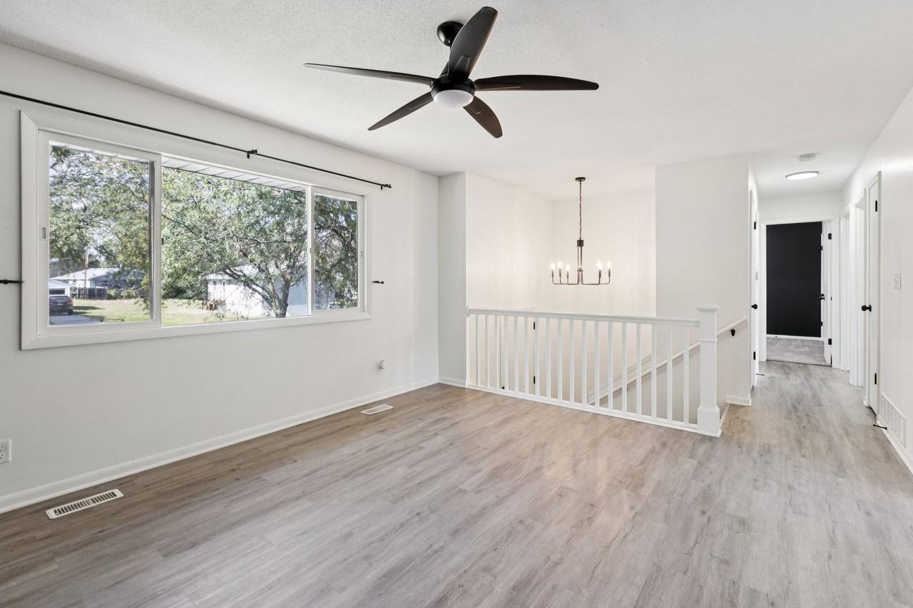 1636 Sw 16th St - Photo 4 of 22