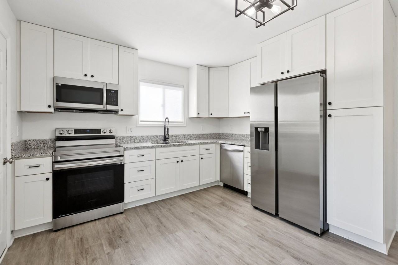 1636 Sw 16th St - Photo 6 of 22