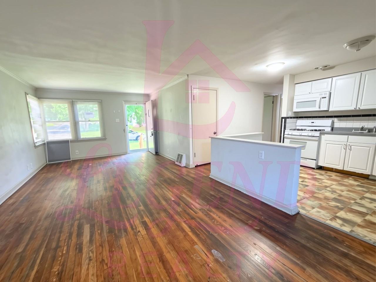 10413 Ewell Dr - Photo 3 of 14
