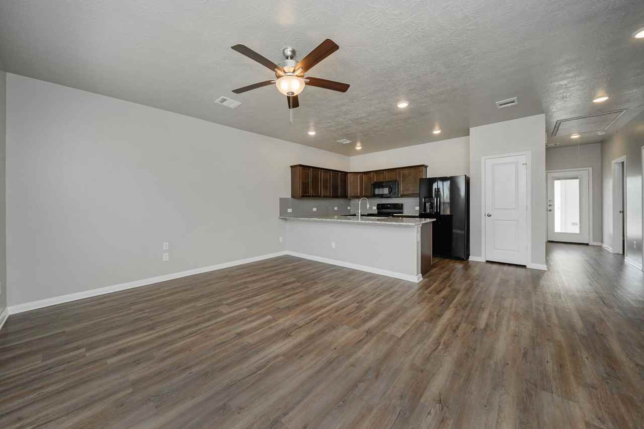1142 Trellis Pass #1 - Photo 5 of 47
