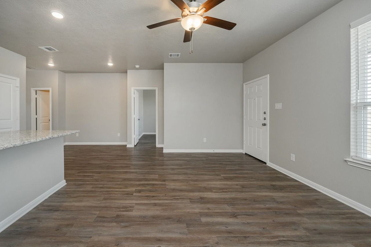 1142 Trellis Pass #1 - Photo 7 of 47