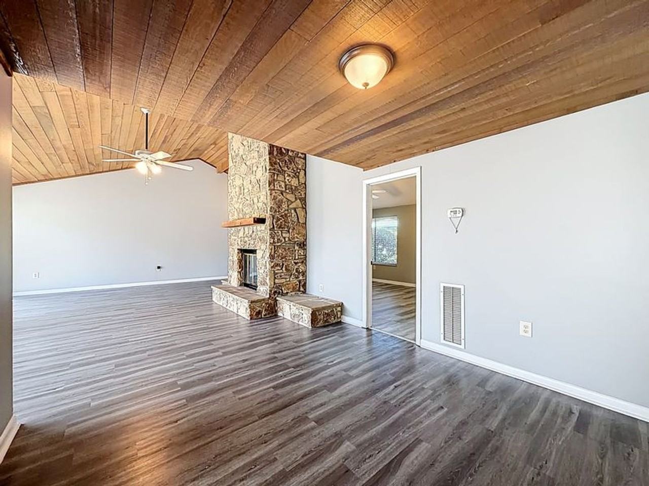 1921 Abbington St - Photo 4 of 23