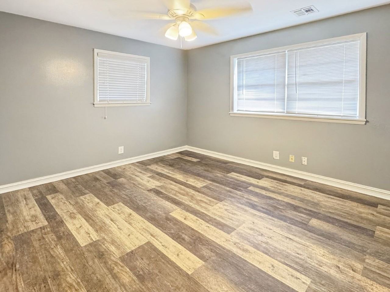 240 S 120th East Ave - Photo 7 of 18