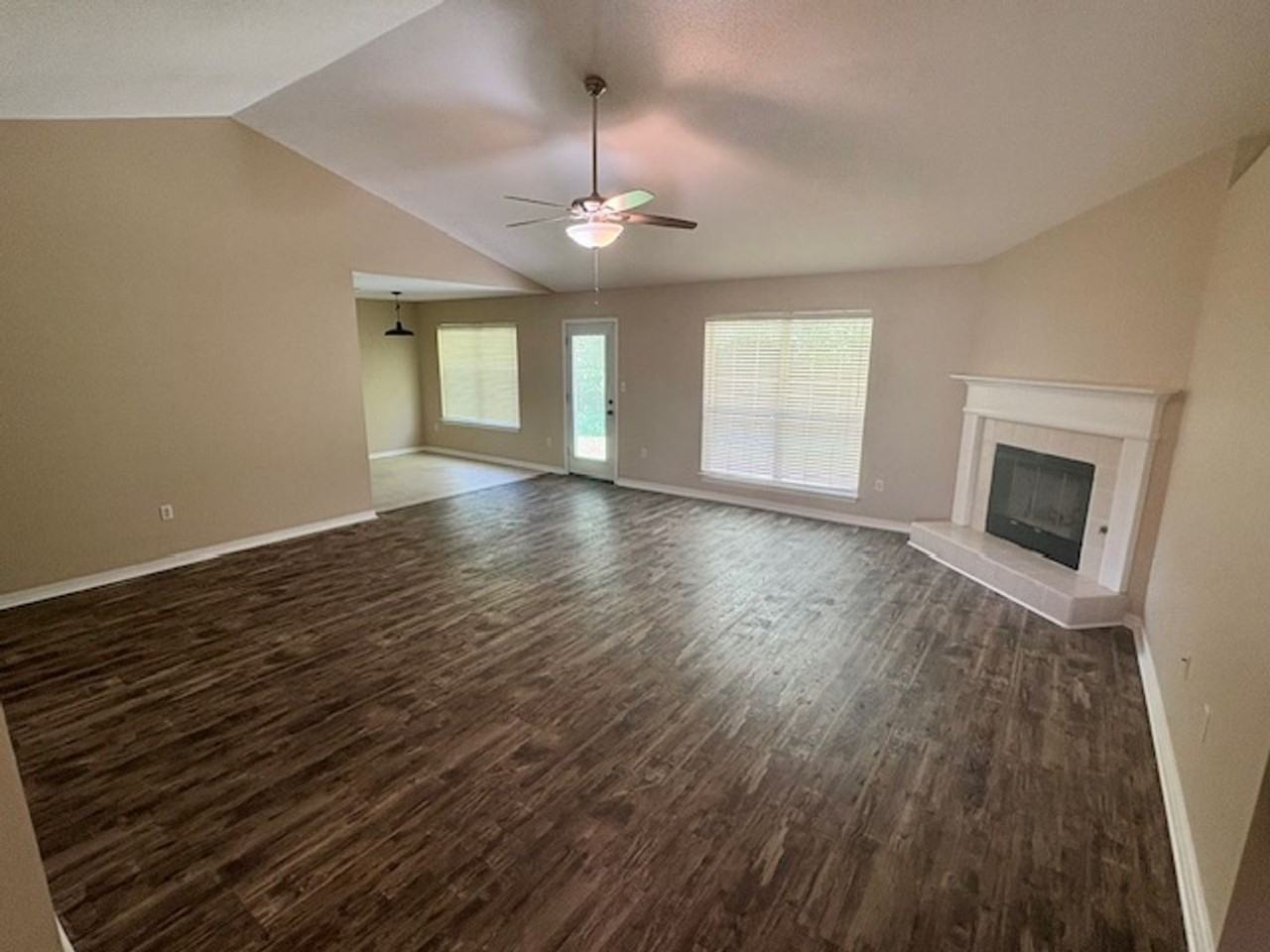 3848 Mesa Rd - Photo 2 of 15