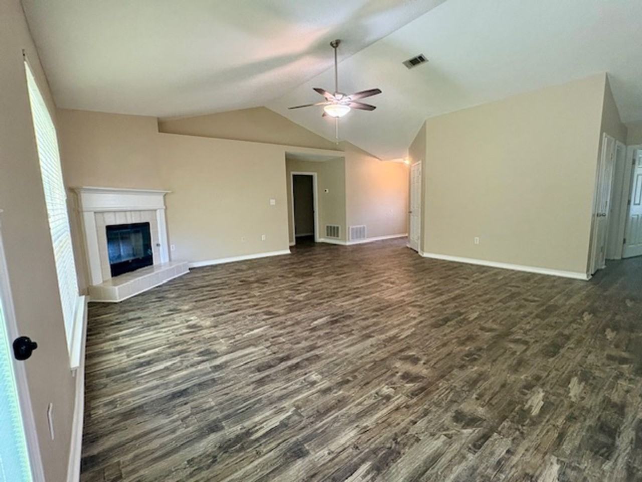3848 Mesa Rd - Photo 3 of 15