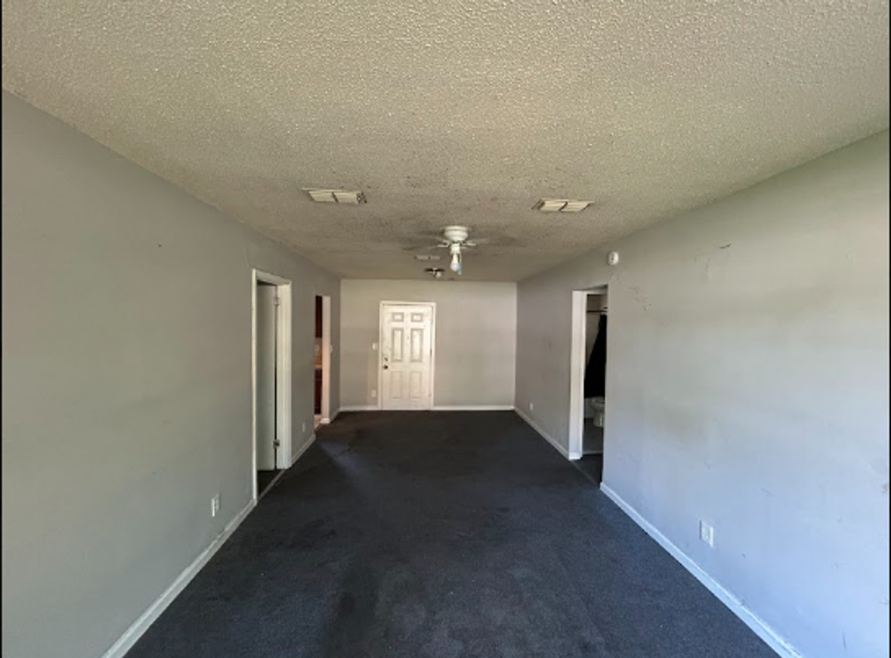 6125 Oakleigh Rd - Photo 2 of 10