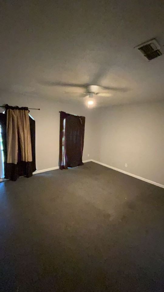 6125 Oakleigh Rd - Photo 6 of 10