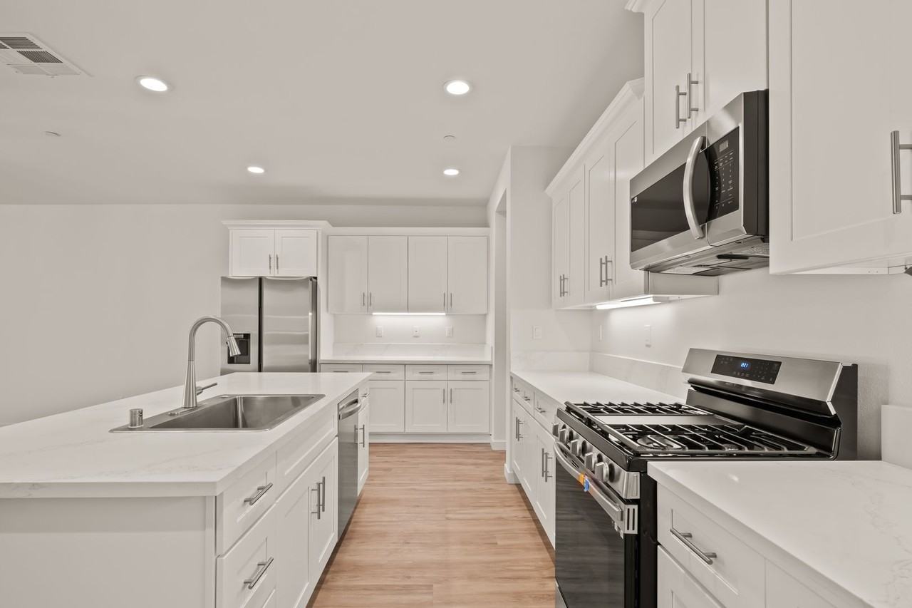 49109 Garland Rd - Photo 2 of 20