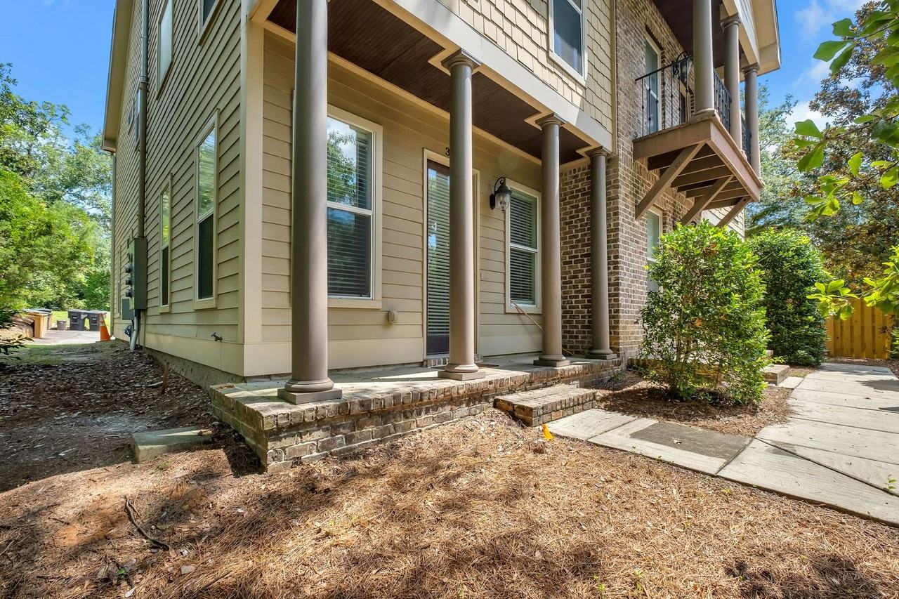 380 E Bradford Rd - Photo 2 of 24