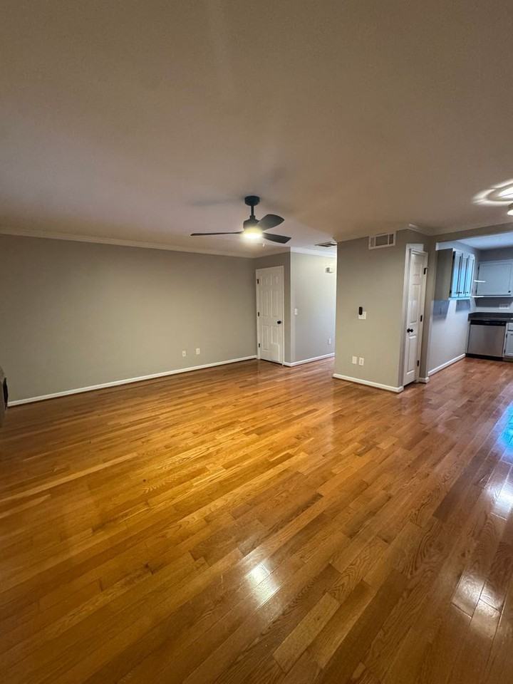 1232 Camelot Ct Ne - Photo 5 of 20