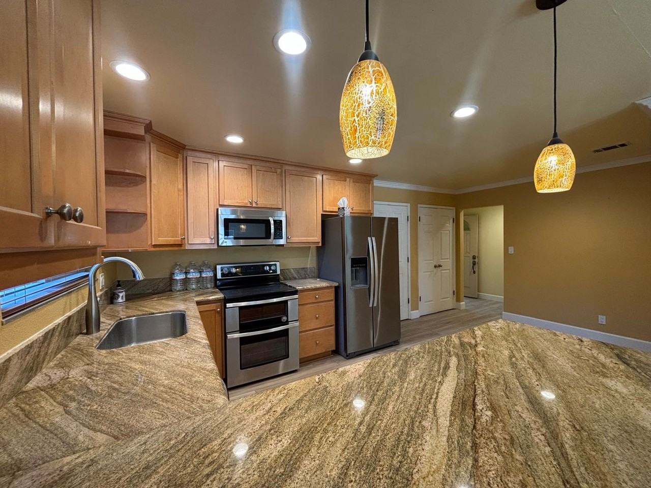 401 Klamath Dr - Photo 5 of 20