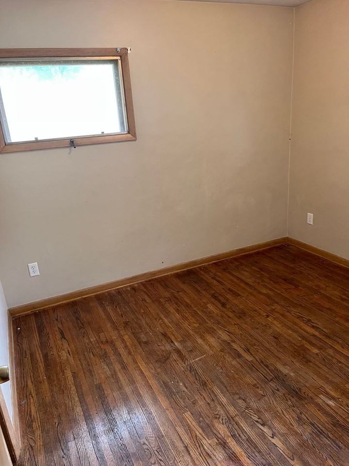 1620 Guernsey Ct - Photo 6 of 7