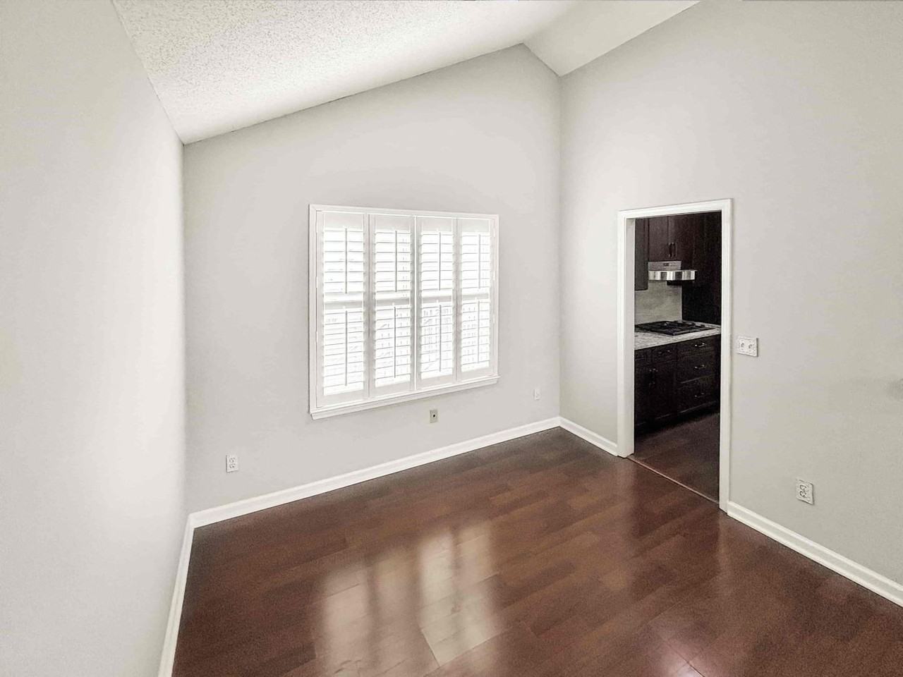 3029 Vineyard Way Se - Photo 7 of 33