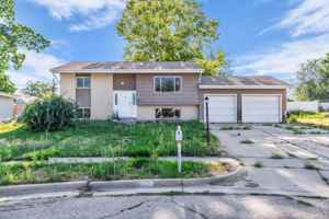 featured image of 749 Colonial St