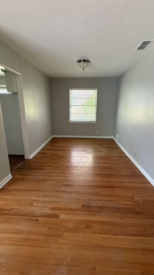 1300 E 7th St - Photo 5 of 10
