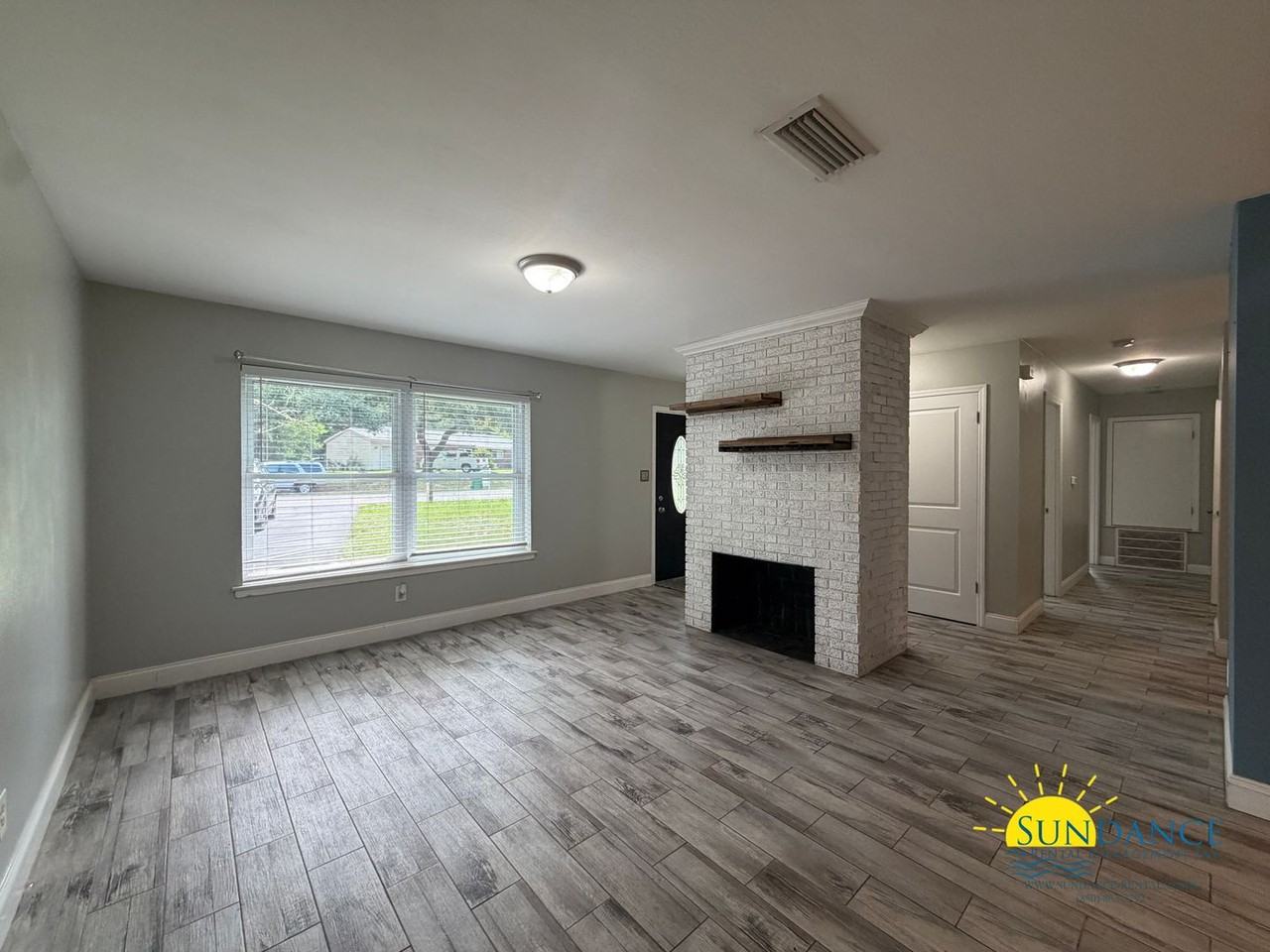 219 Pilgrim Ave - Photo 4 of 25