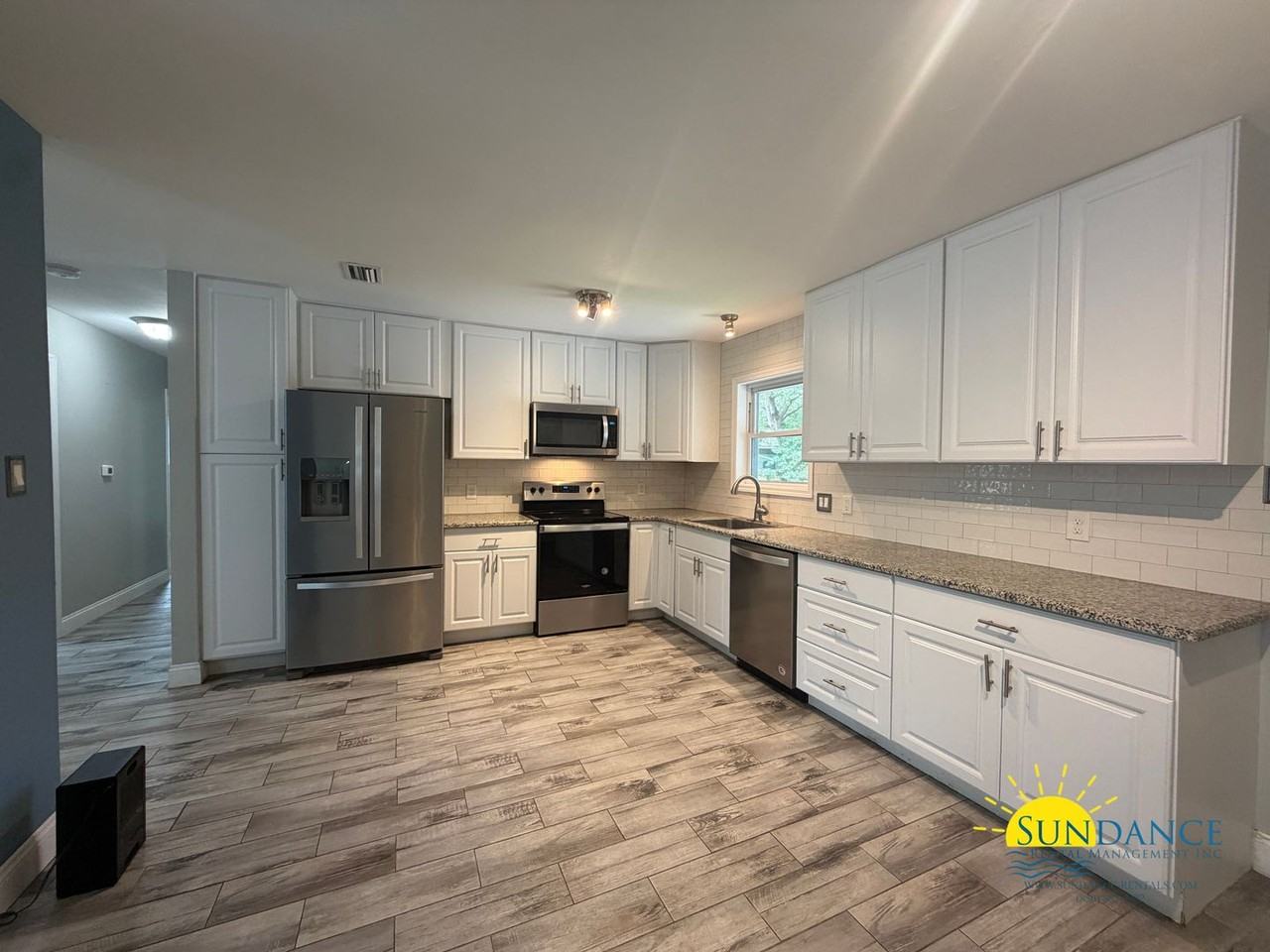 219 Pilgrim Ave - Photo 6 of 25