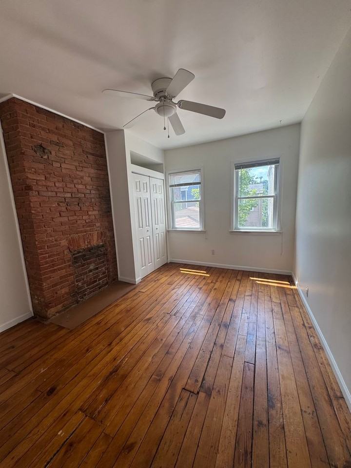 4520 Liberty Ave - Photo 2 of 12