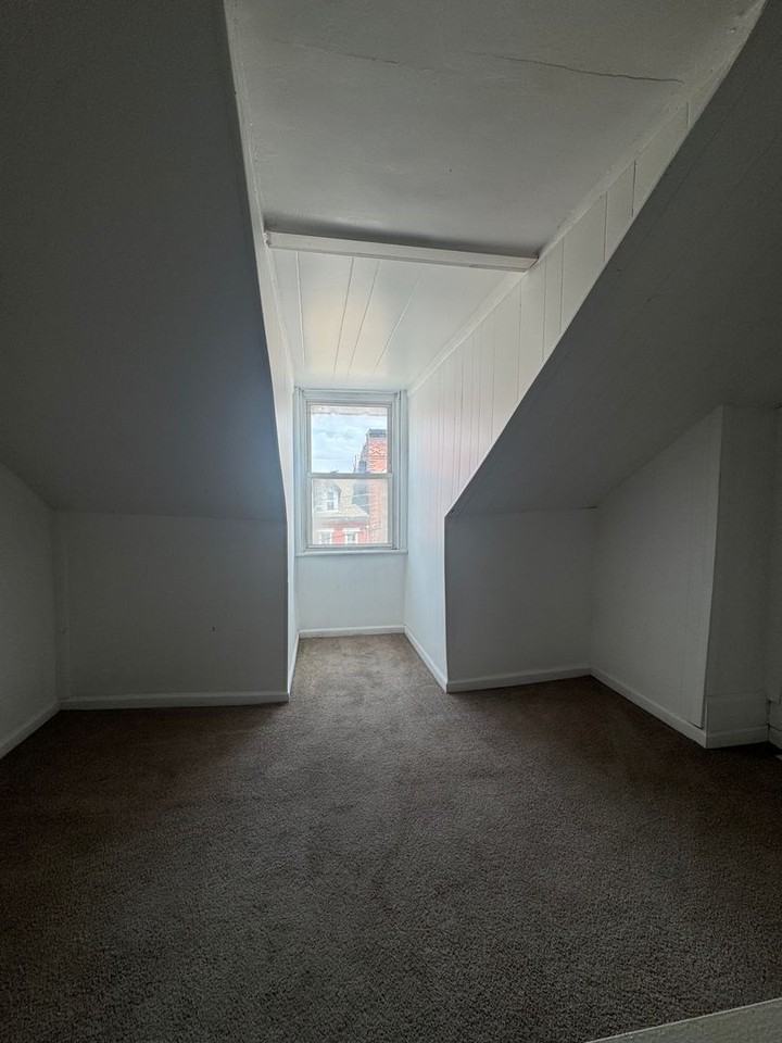4520 Liberty Ave - Photo 4 of 12