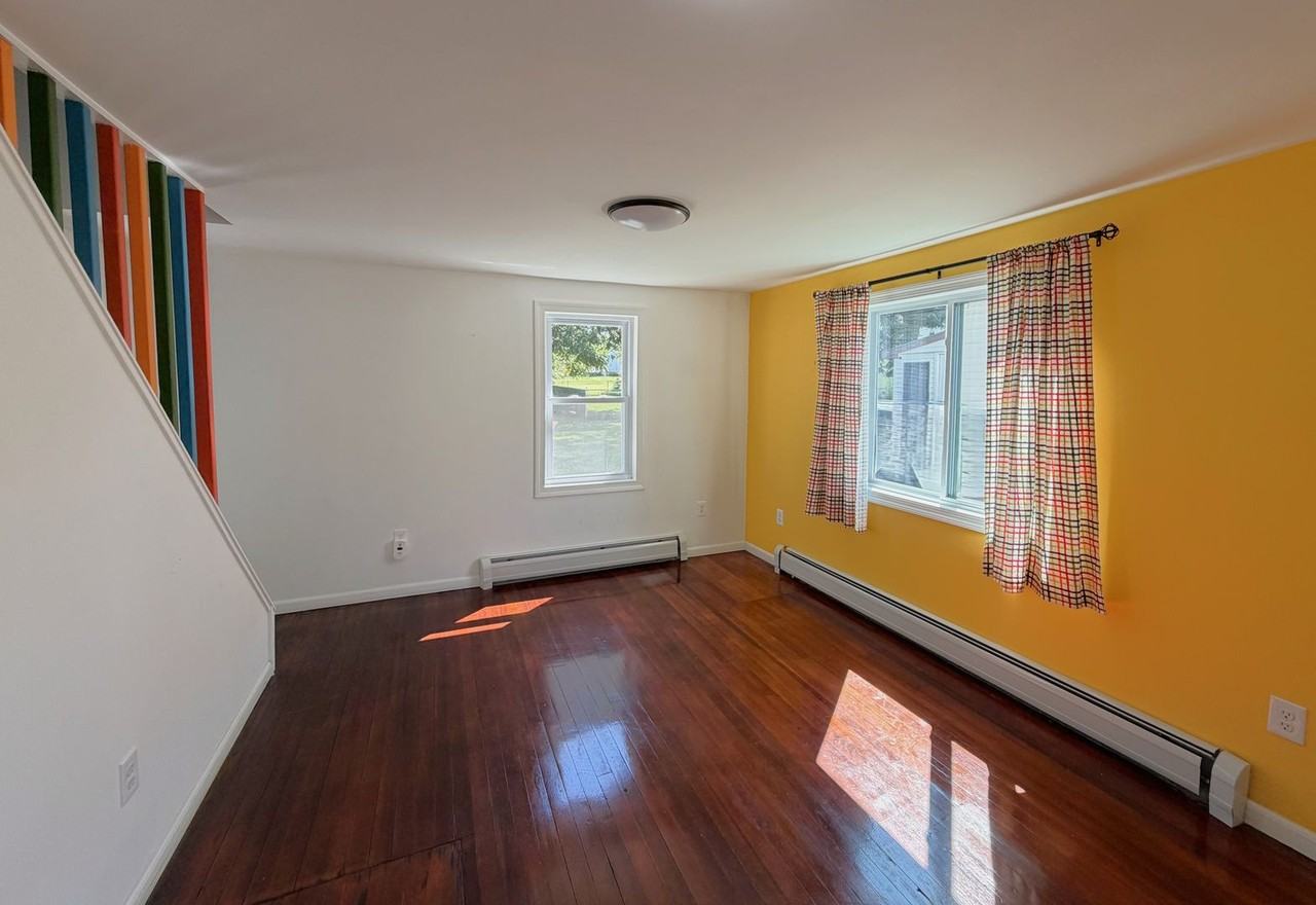 23 Westover St - Photo 3 of 6