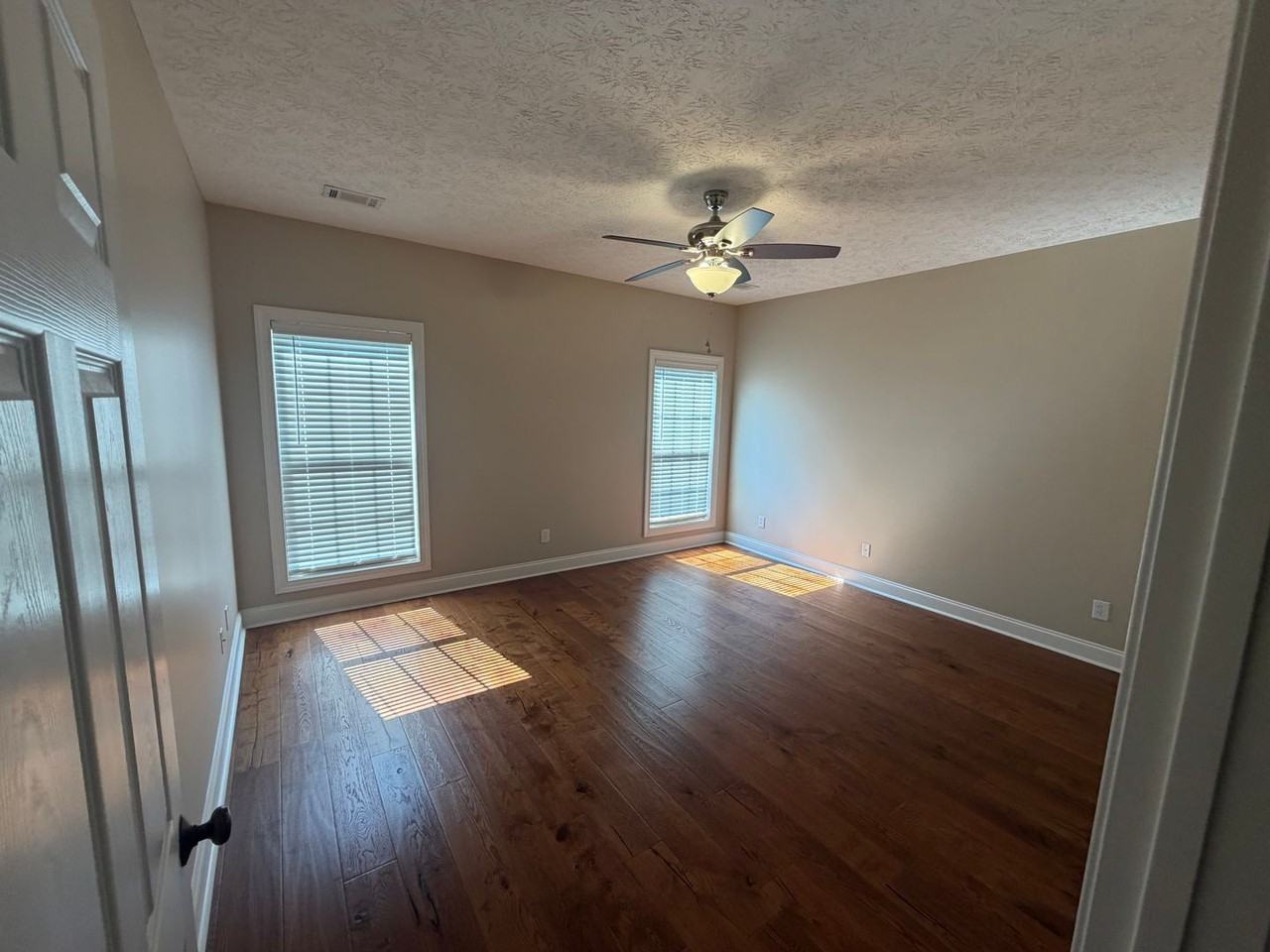 1630 Academy Dr - Photo 7 of 25