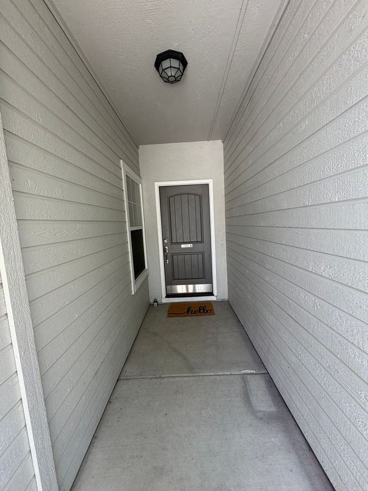 3024 N Christian Way - Photo 3 of 50