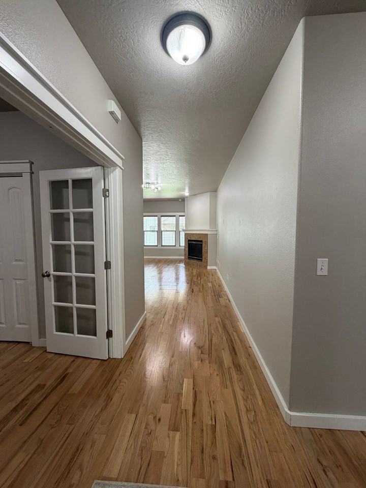 3024 N Christian Way - Photo 4 of 50
