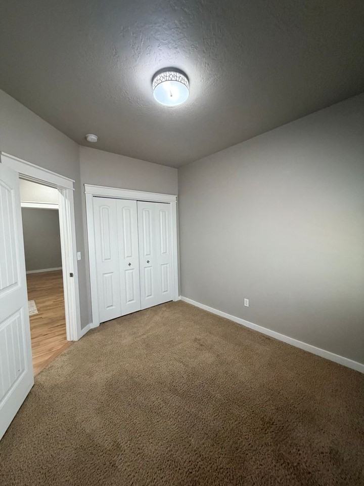 3024 N Christian Way - Photo 7 of 50