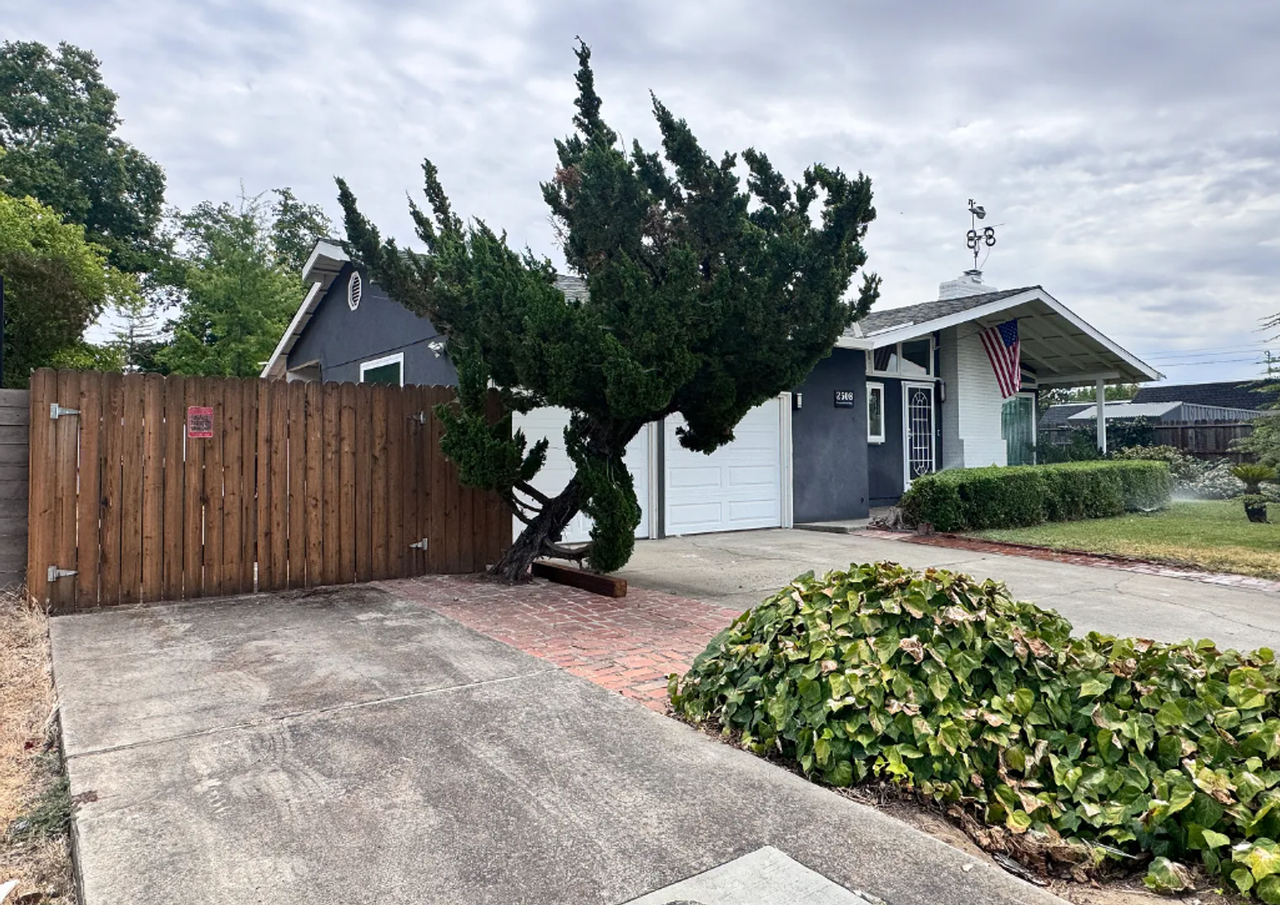 2508 Greenfield Way - Photo 2 of 32