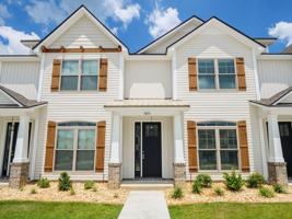 featured image of Hamilton Green Cir