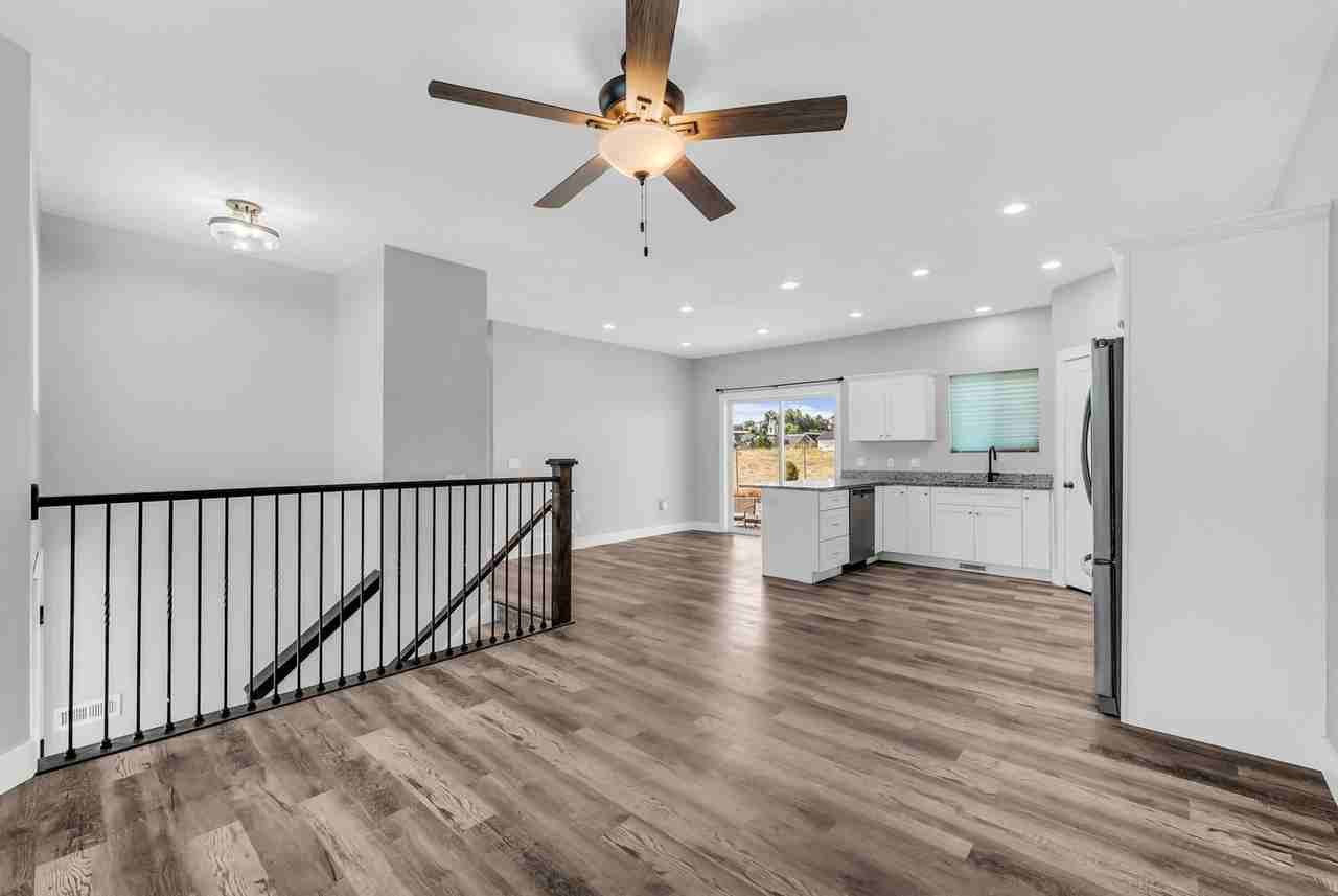 1133 E 3150 N - Photo 3 of 30