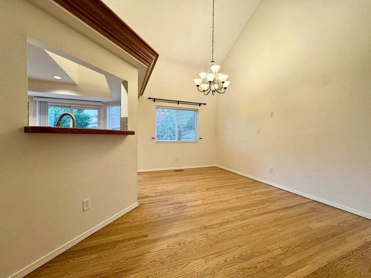 5413 Plumstead Dr - Photo 6 of 26