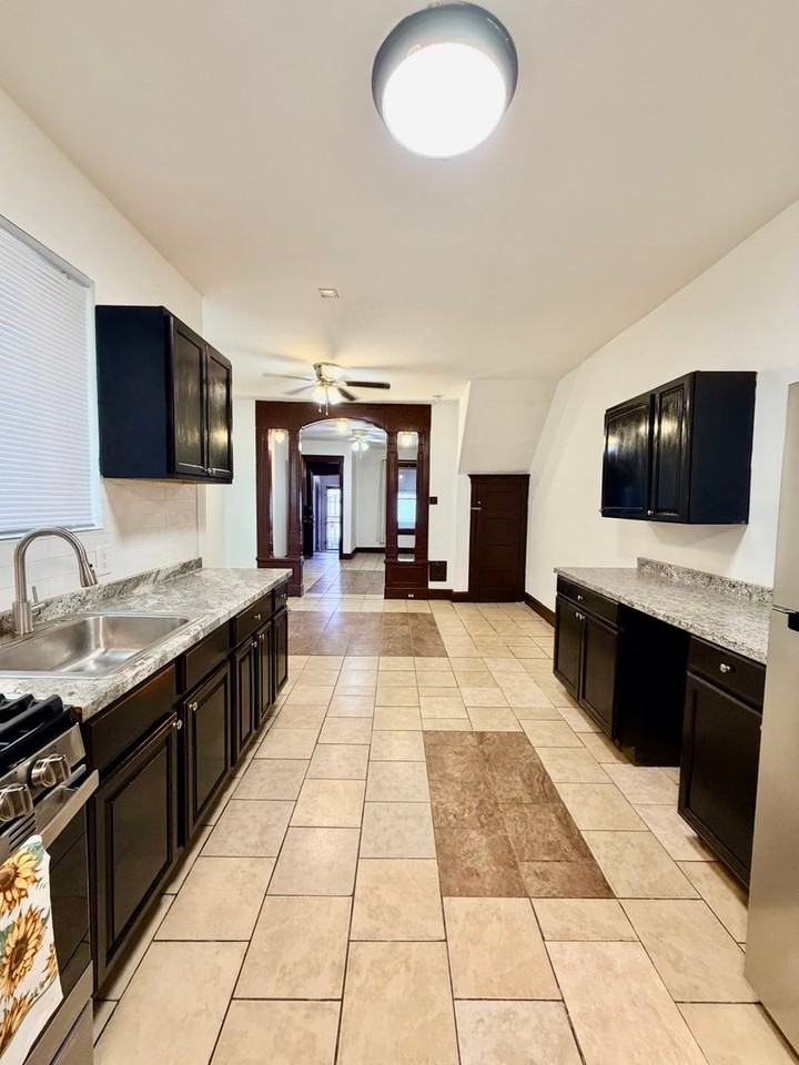 5232 Heston St - Photo 3 of 25