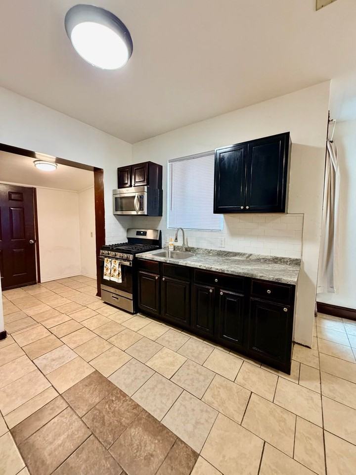 5232 Heston St - Photo 5 of 25
