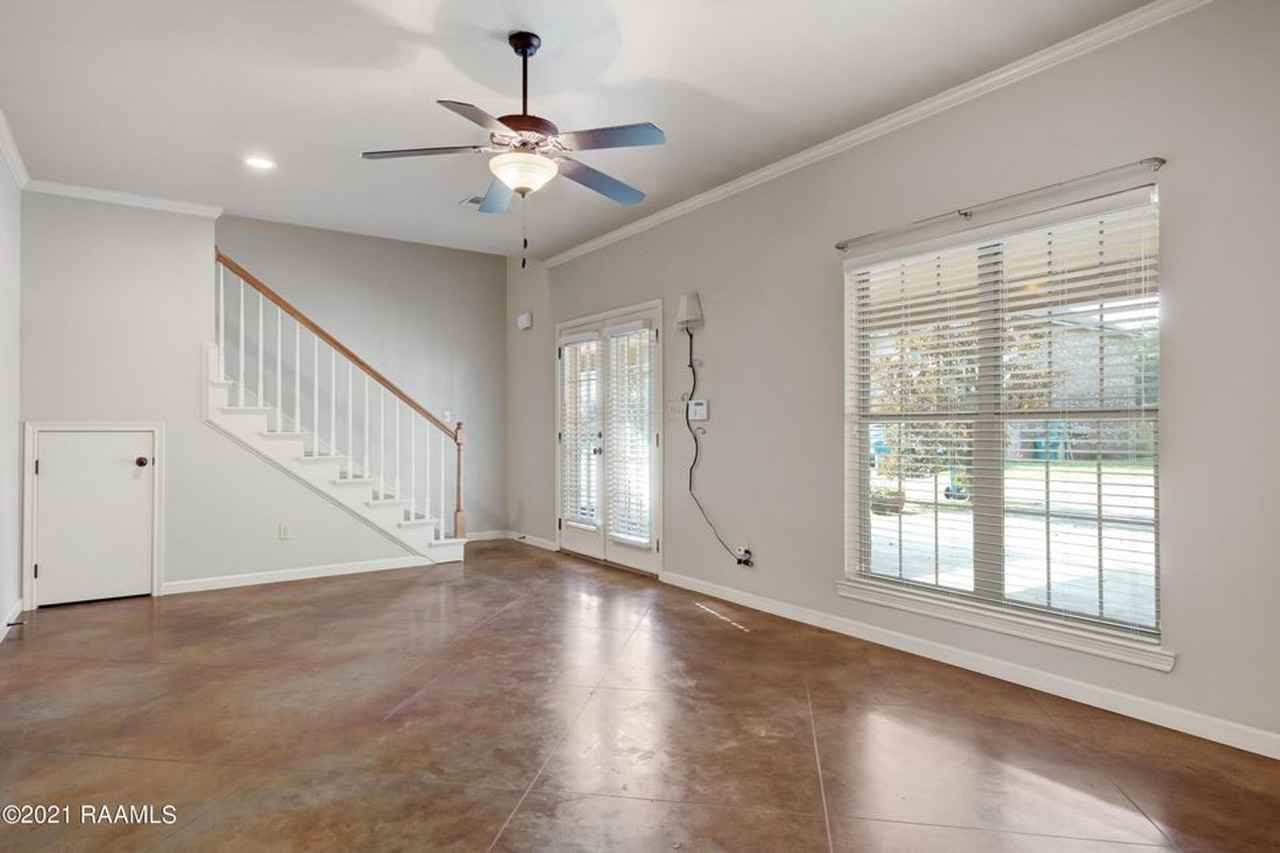 124 Deraney Ln - Photo 2 of 10