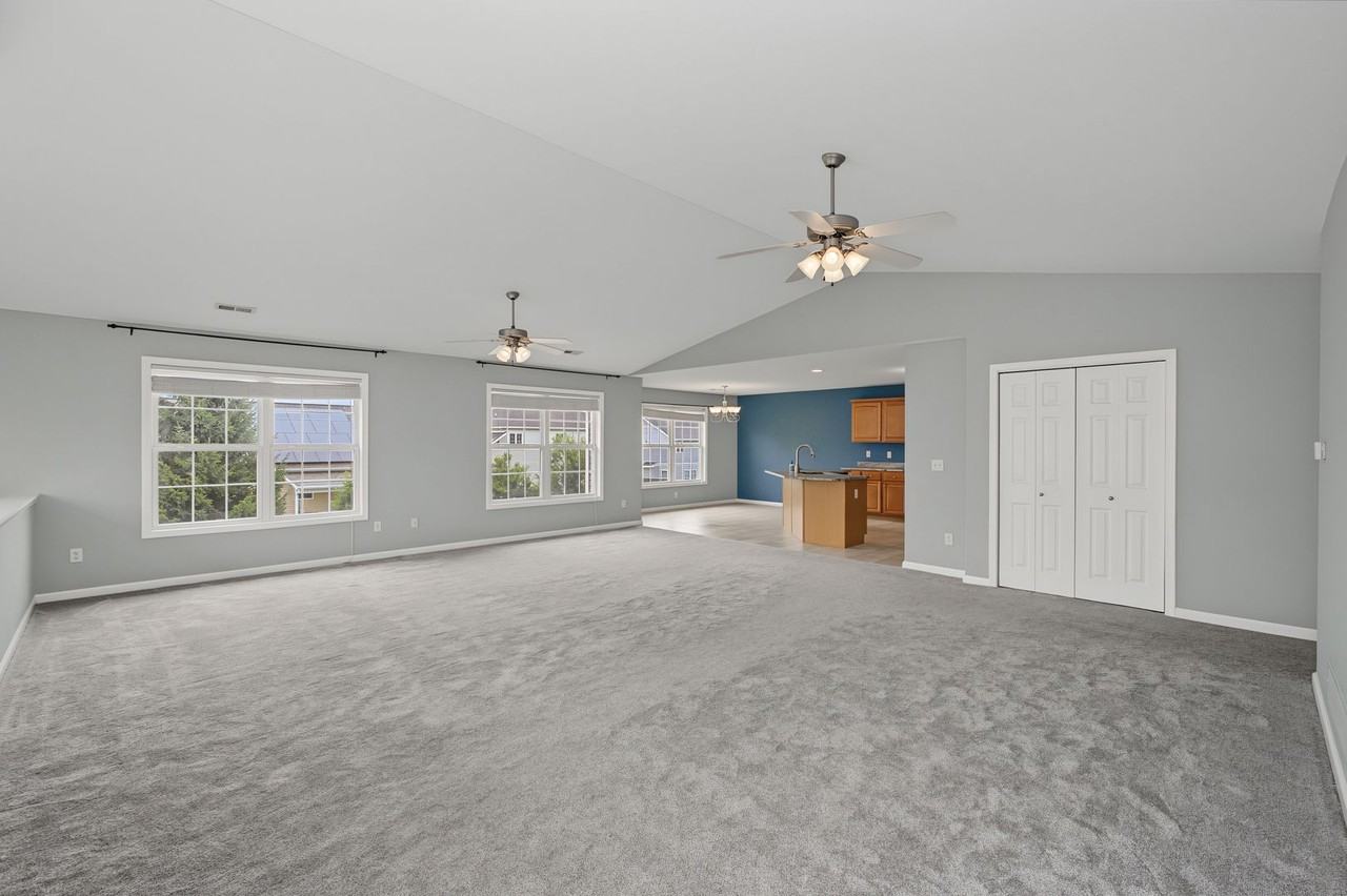 106 Essex Ln - Photo 6 of 32