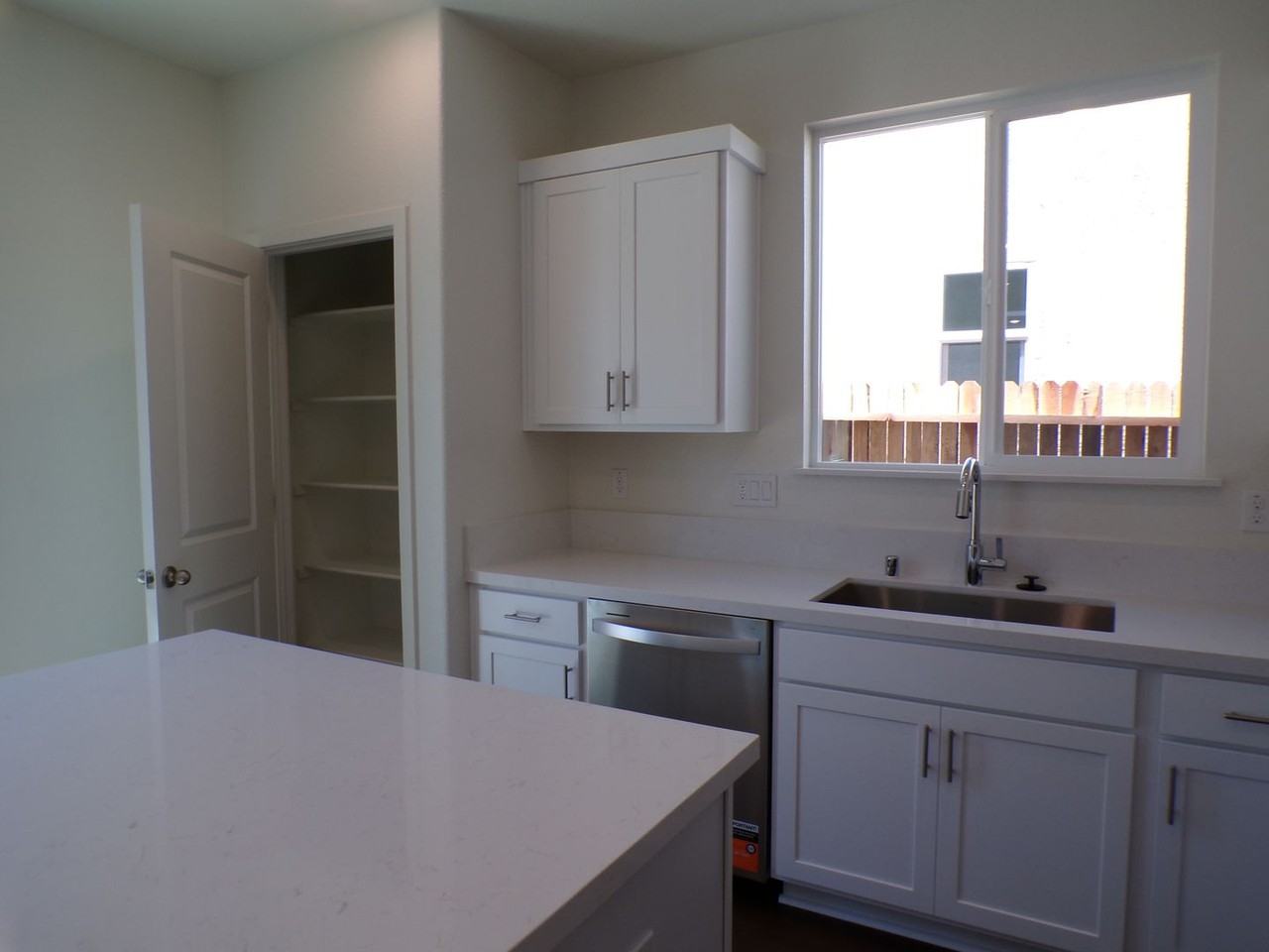 4333 4333 Frontier Way - Photo 5 of 20
