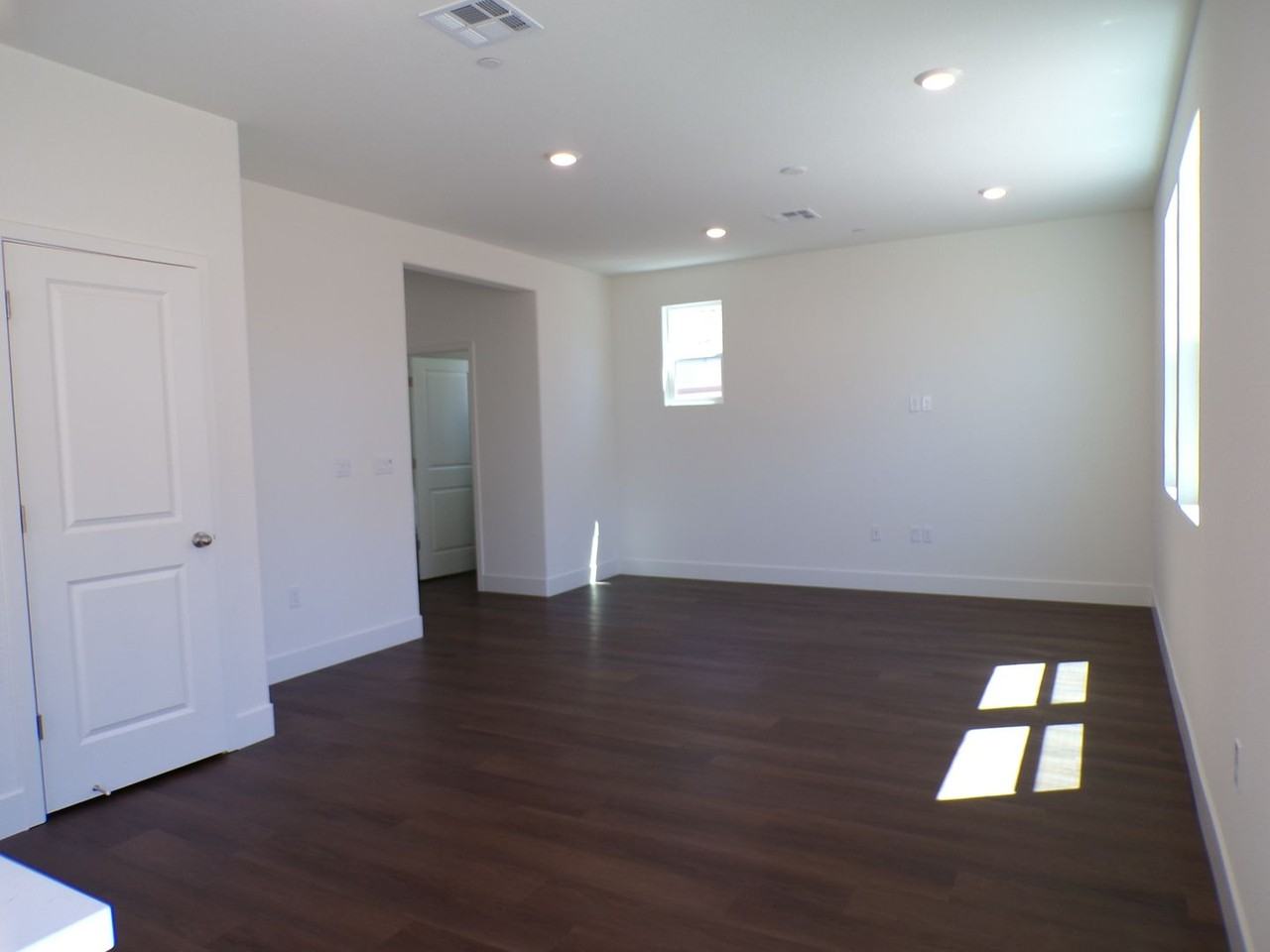 4333 4333 Frontier Way - Photo 6 of 20
