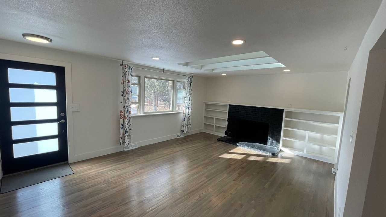 2740 W Elizabeth St - Photo 2 of 16