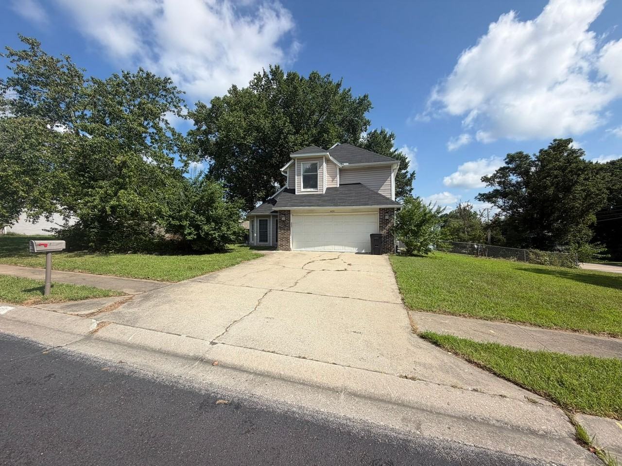 401 Dustin Dr - Photo 2 of 34