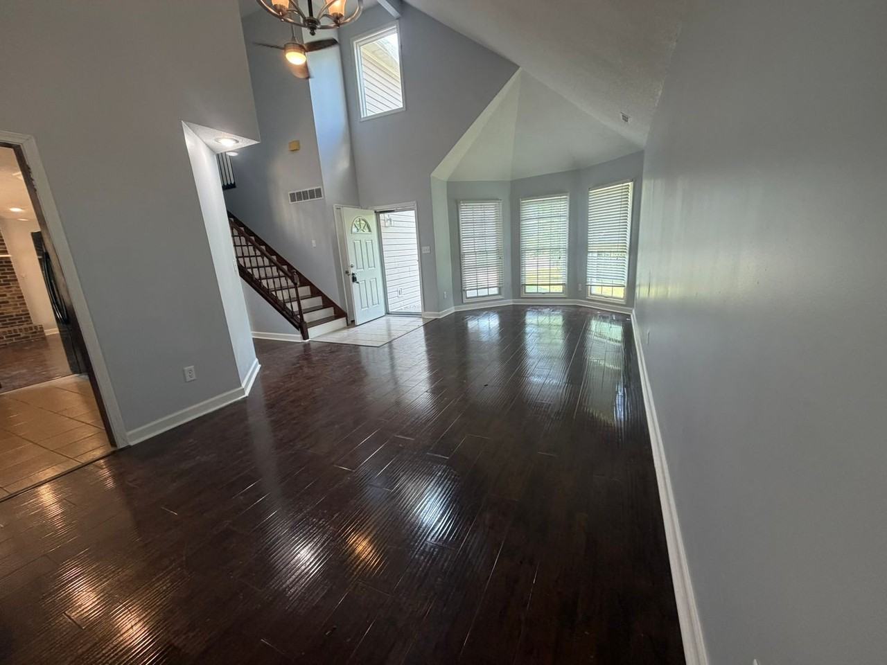 401 Dustin Dr - Photo 3 of 34