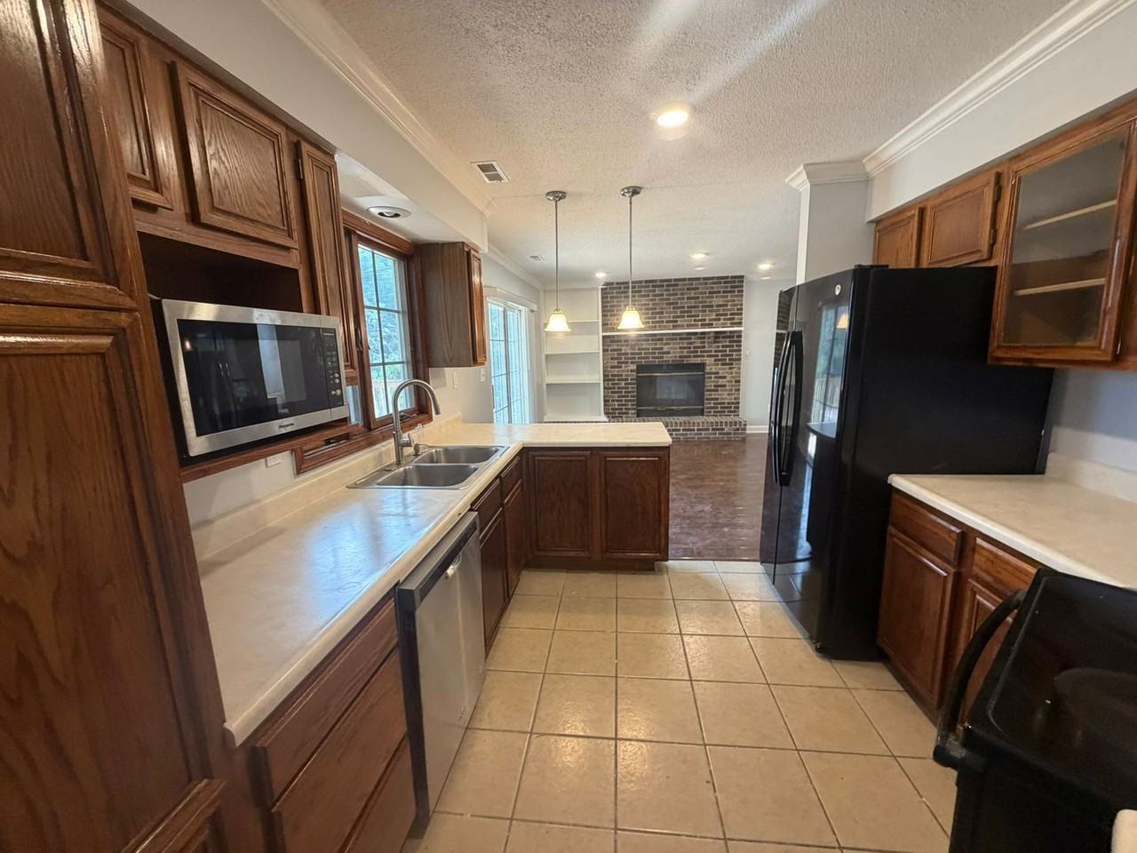 401 Dustin Dr - Photo 4 of 34