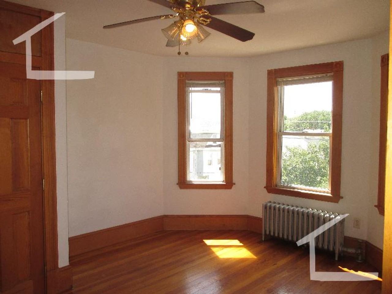 47 Litchfield St - Photo 3 of 10