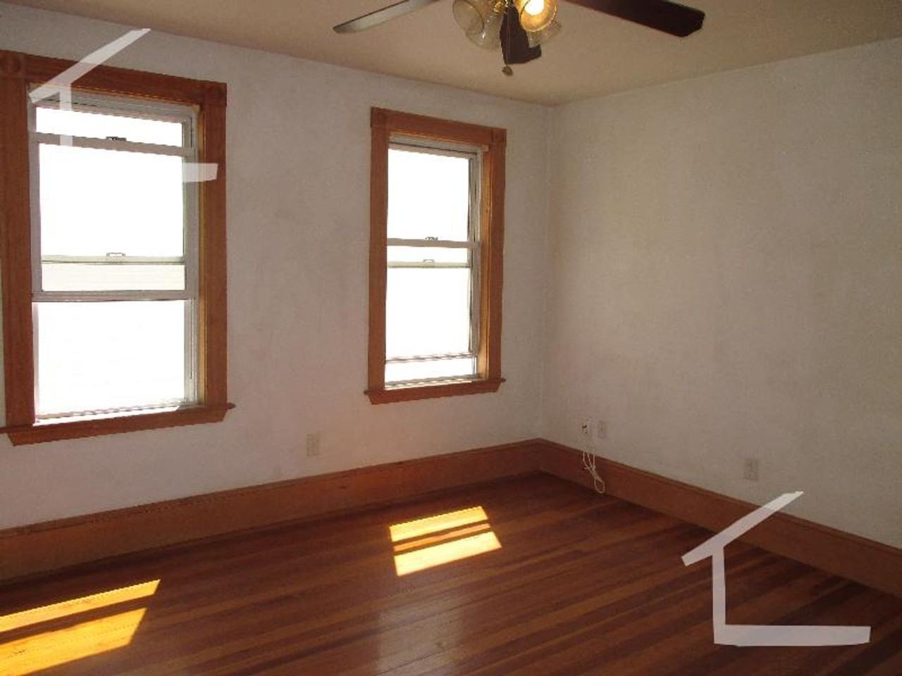 47 Litchfield St - Photo 4 of 10