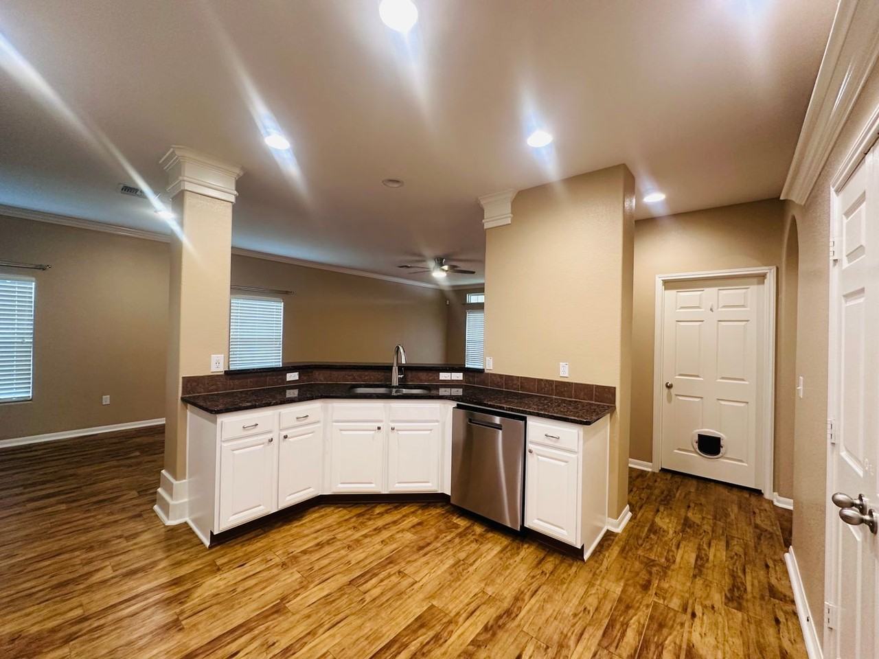6017 Tapestry Dr - Photo 7 of 34