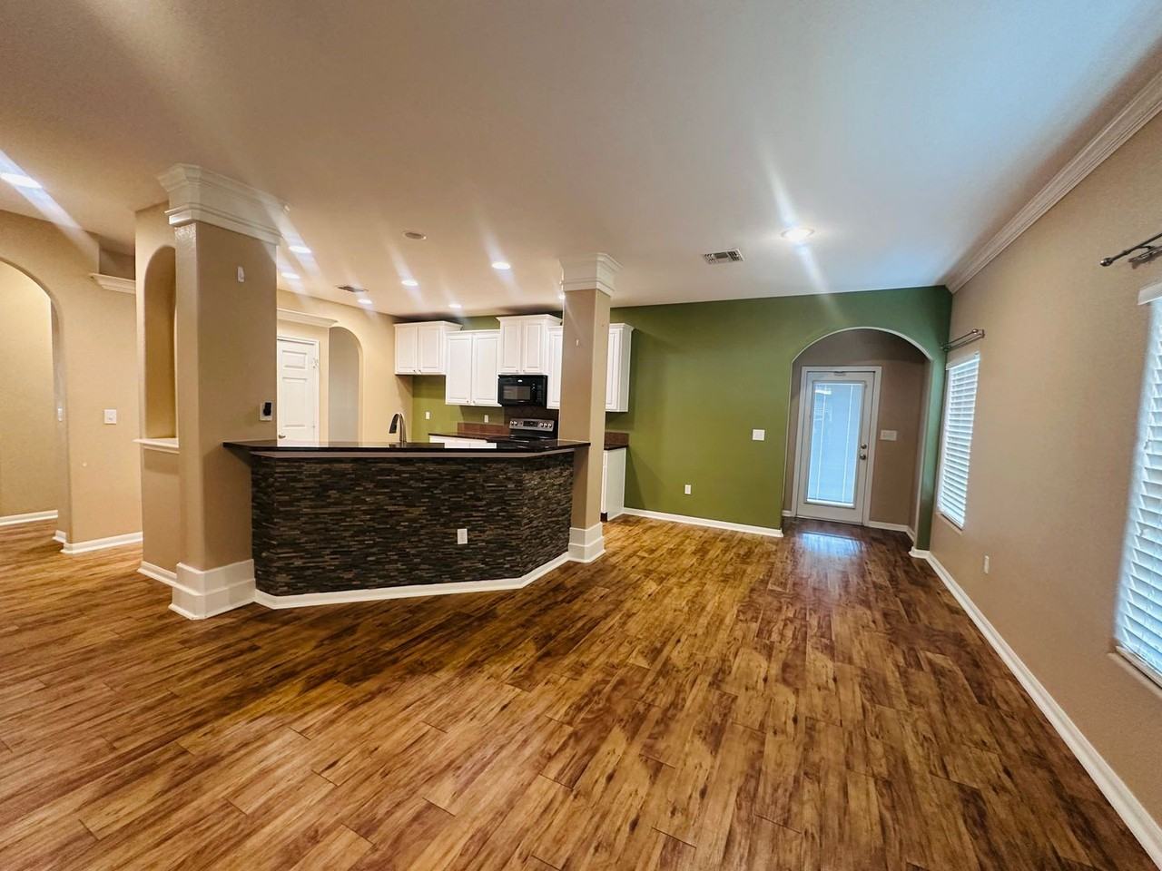 6017 Tapestry Dr - Photo 3 of 34