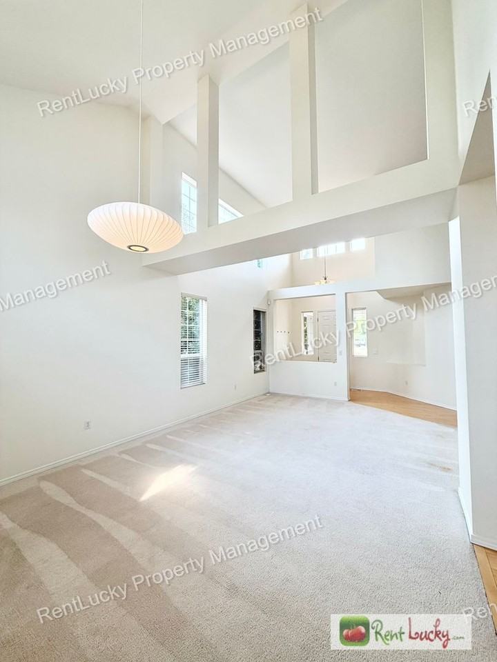 1401 62nd Ct Se - Photo 5 of 38